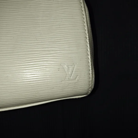 Louis Vuitton Brea MM - Picture 2 of 16